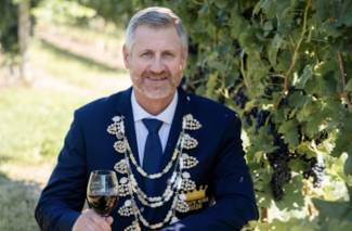 Steve Pohorly, 2026 Grape King. Photo by Megan Muir