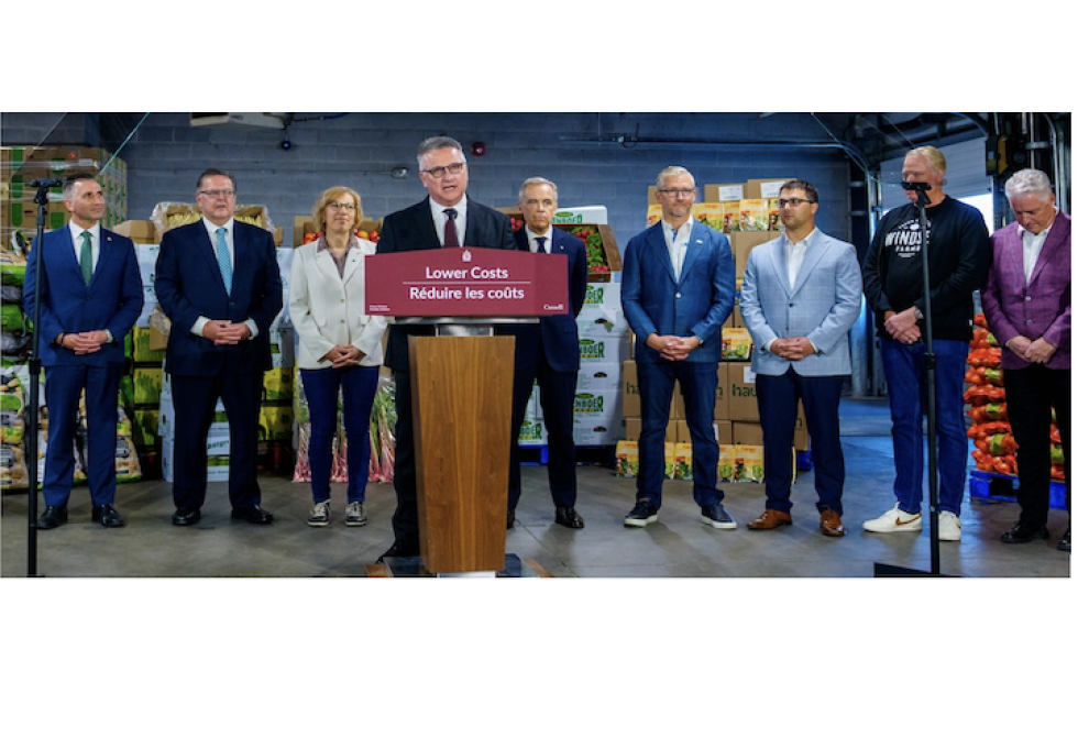 L-R: MPP Trevor Jones (Ontario Minister of Agriculture); James Maloney-MP for Etobicoke—Lakeshore; Sophie Chatel- Parliamentary Secretary to the Minister of Agriculture and Agri-Food; The Honourable Heath MacDonald, Minister of Agriculture and Agri-Food; The Right Honourable Mark Carney, Prime Minister of Canada,  Steve Bamford of Fresh Advancements and past CPMA chair, Quinton Woods of Gwillimdale Produce Ltd.; Jeff Madu of Windset Farm and Dan Martin of EarthFresh Farms.